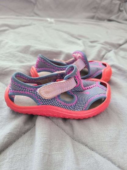Nike sandals size 4, Shoes 4 (Baby: 0-12 mth)