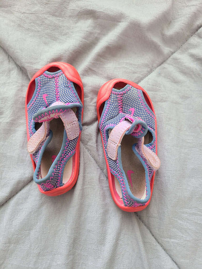 Nike sandals size 4, Shoes 4 (Baby: 0-12 mth)