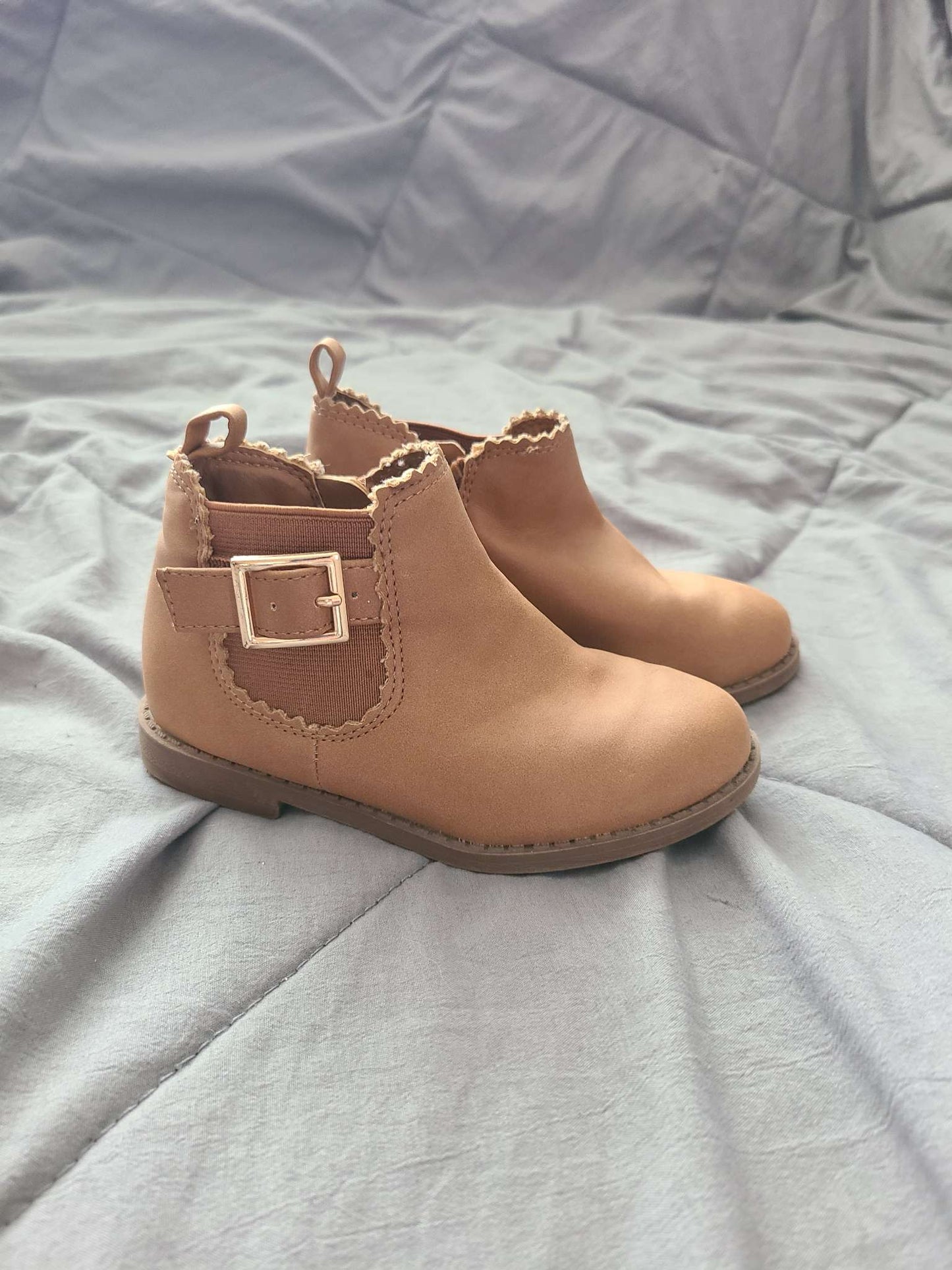 Joe fresh size 7 brown shoes , Shoes 7 (Walkers:12-24 mth)
