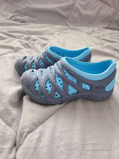 Size 27 blue shoes , Shoes 10 (Toddler:2-4yr)