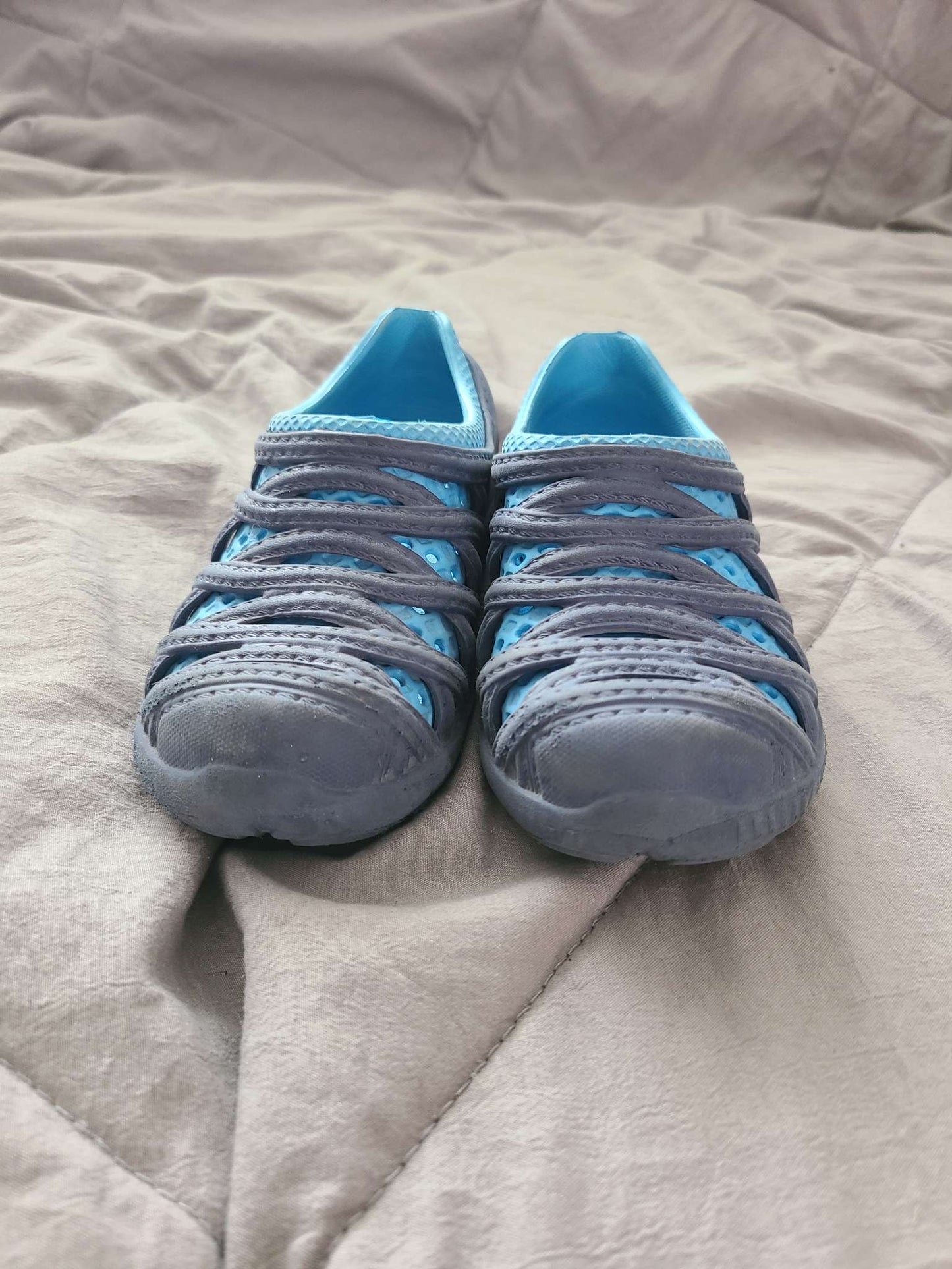 Size 27 blue shoes , Shoes 10 (Toddler:2-4yr)