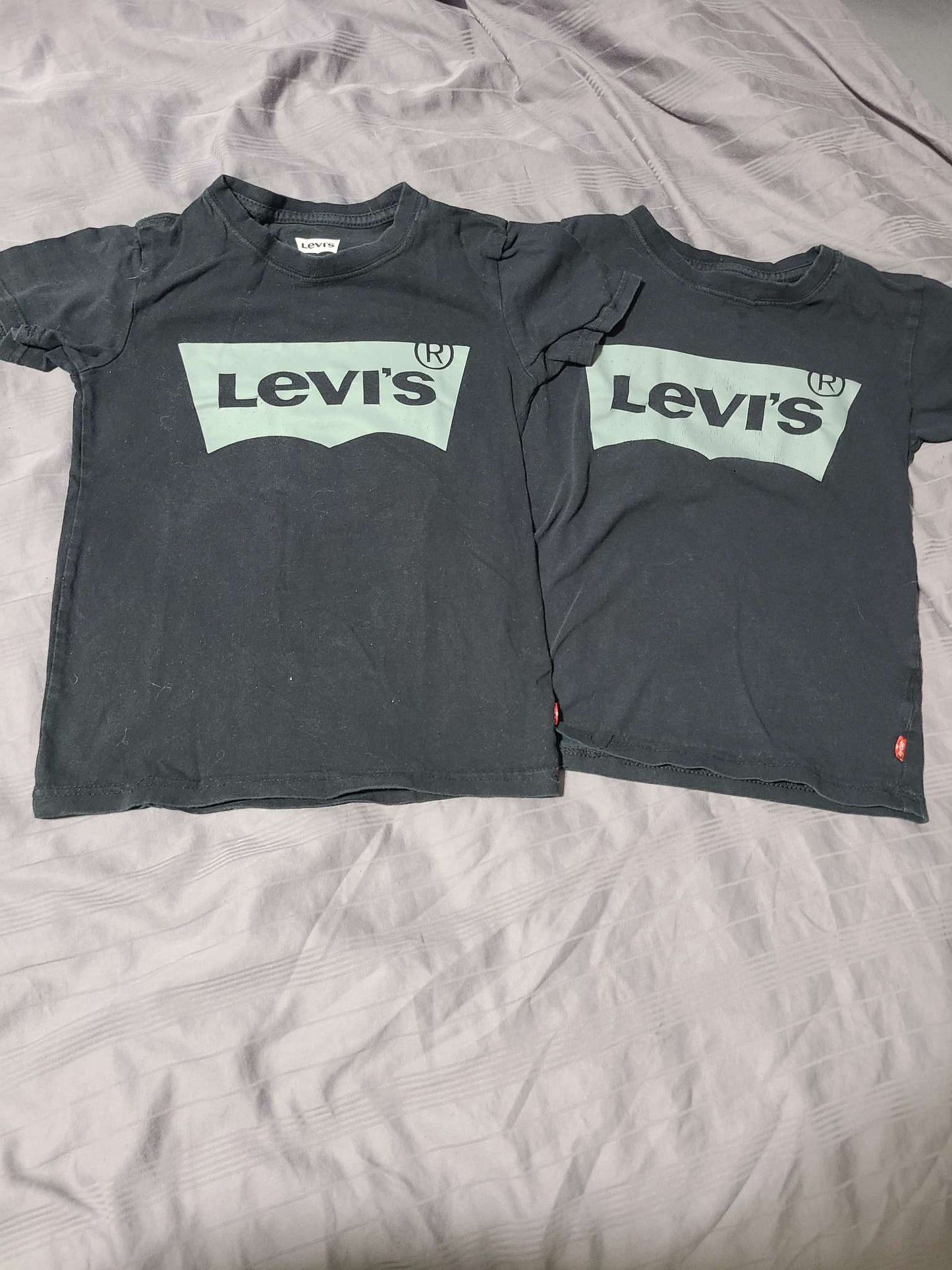 Levi's 5-6 black t-shirts , Kids 5/5T