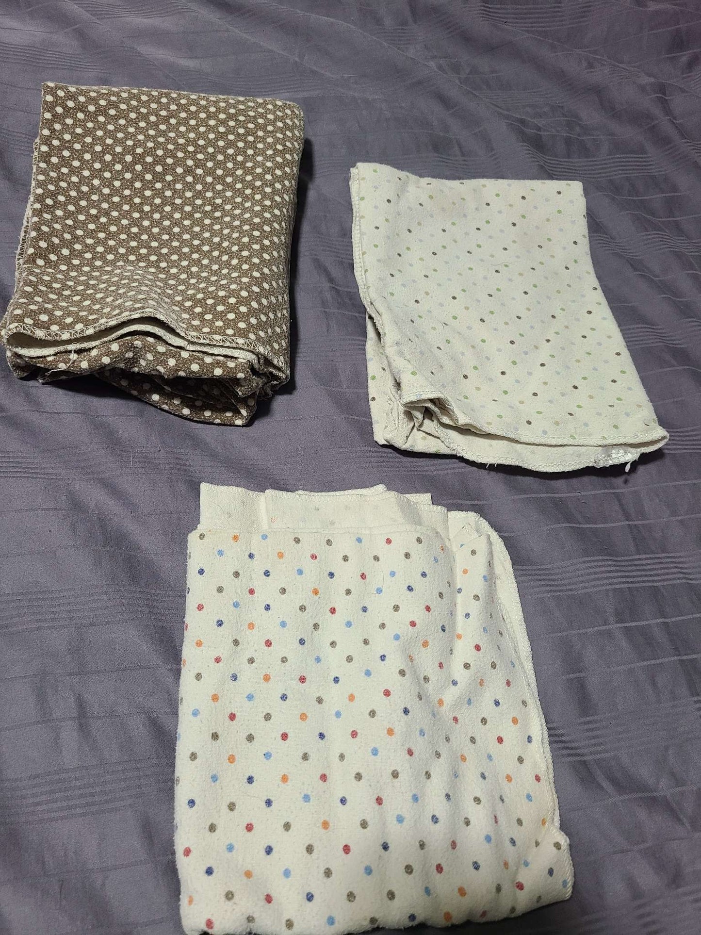 Pokka dot Burp clothes