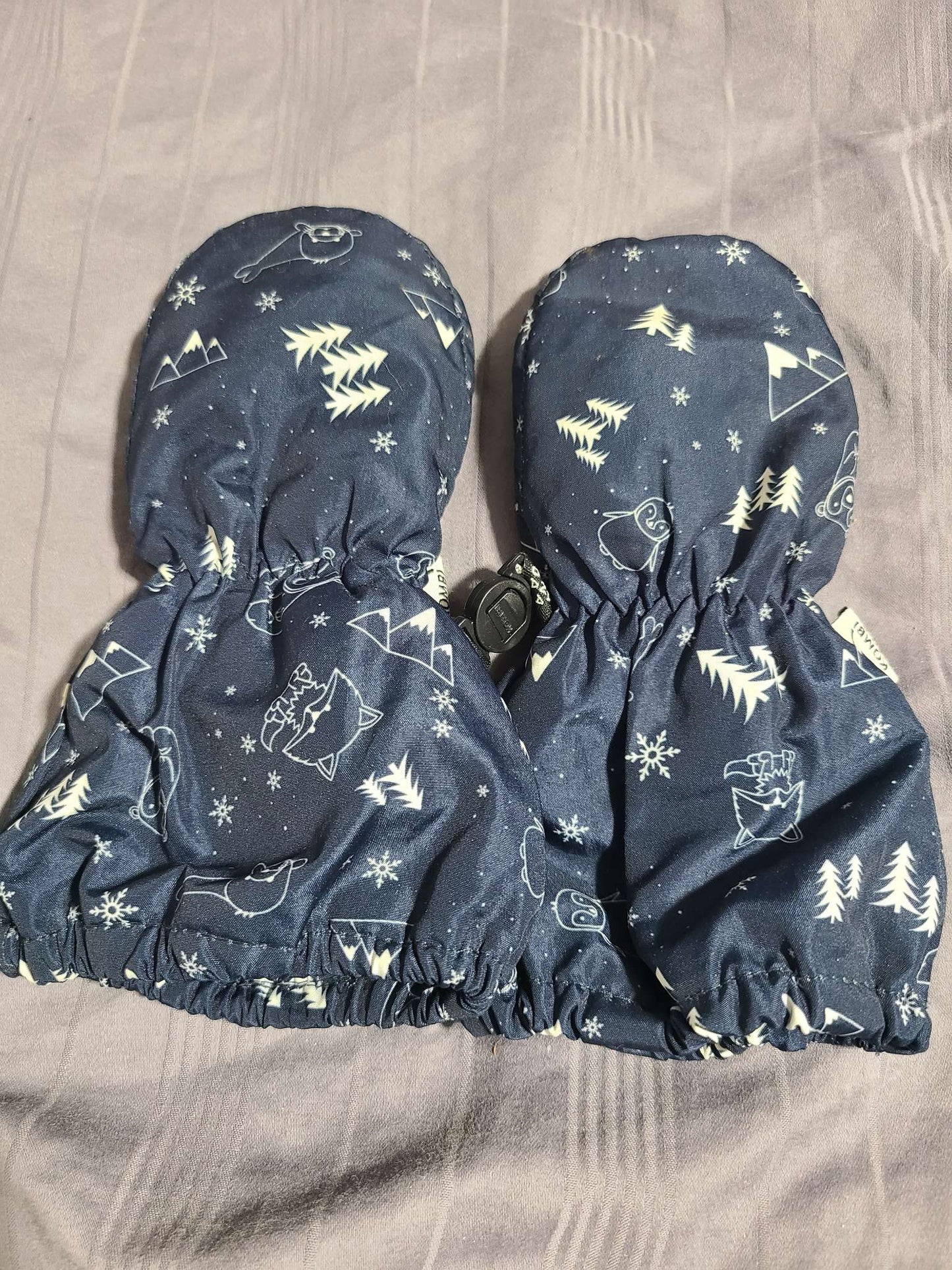 Kombi 12 to 24 month gloves