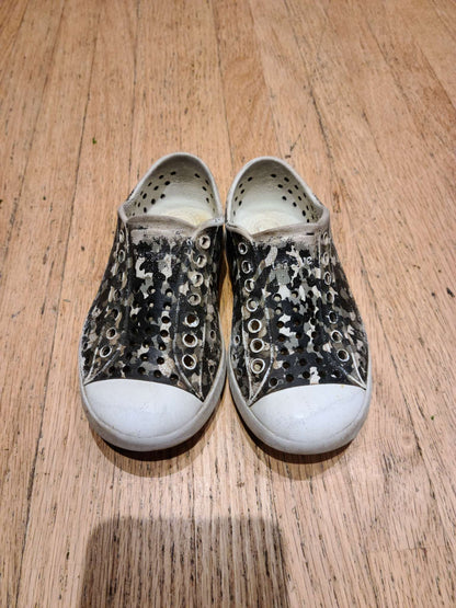C9 native shoes camo , Shoes 9 (Toddler:2-4yr)
