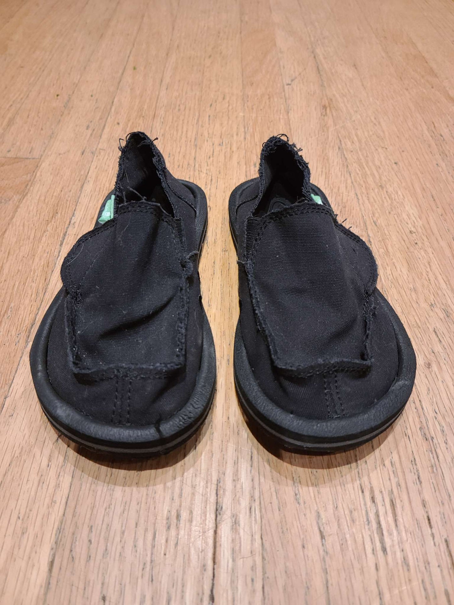 Size 10 sanuk shoes , Shoes 10 (Toddler:2-4yr)