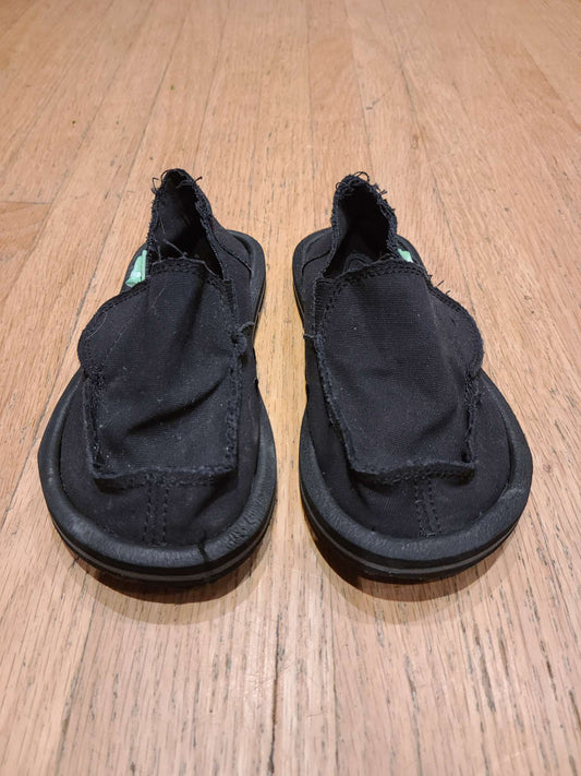 Size 10 sanuk shoes , Shoes 10 (Toddler:2-4yr)