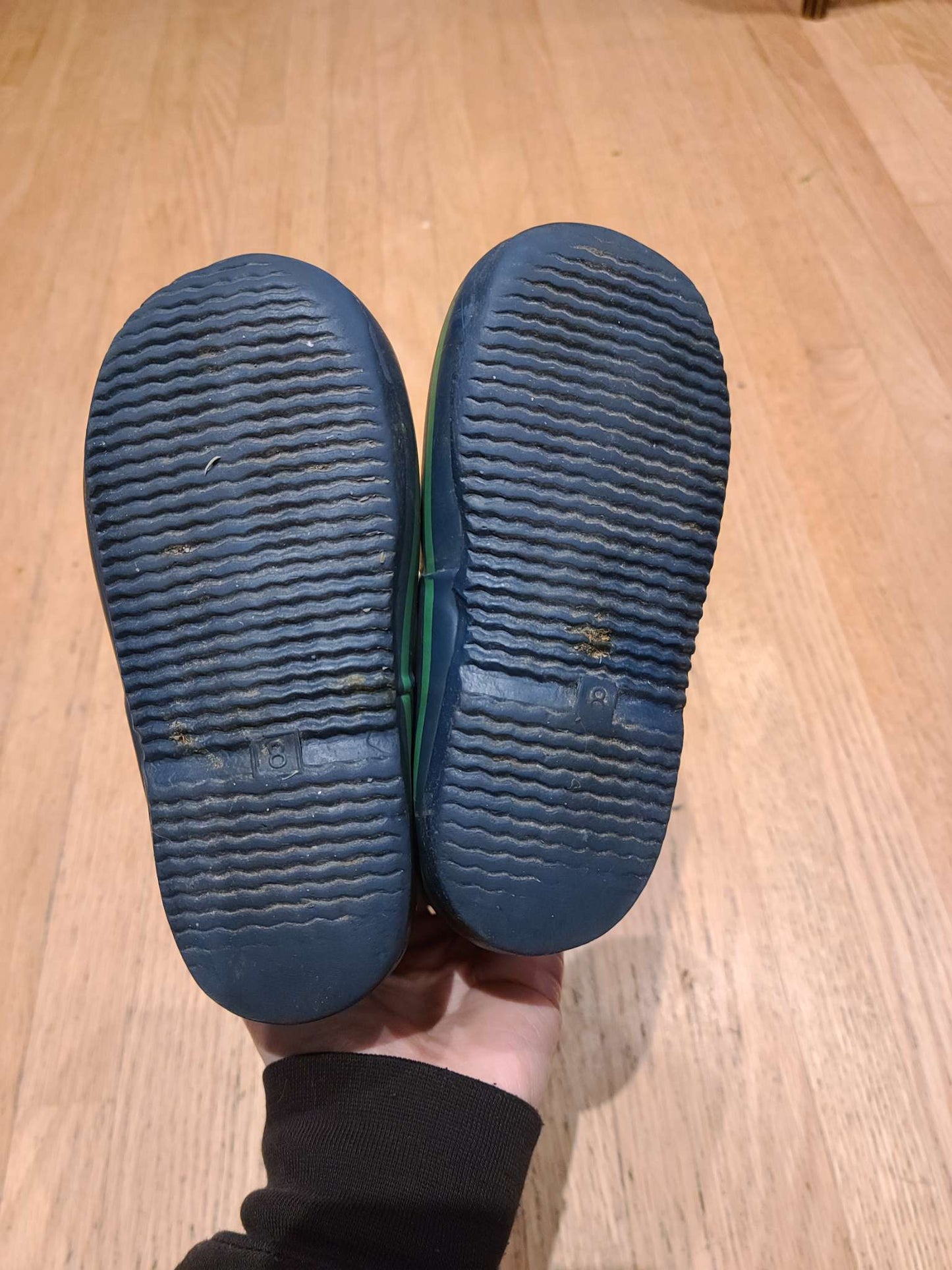 Size 8 lined rain boots , Shoes 8 (Toddler:2-4yr)