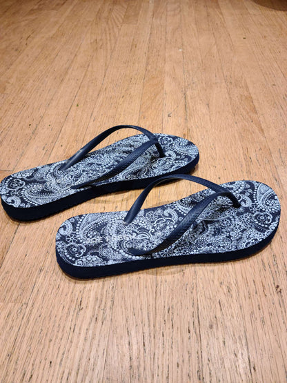 Joe fresh size 6 sandals , Shoes 6 (Big Kids:8–12yr)