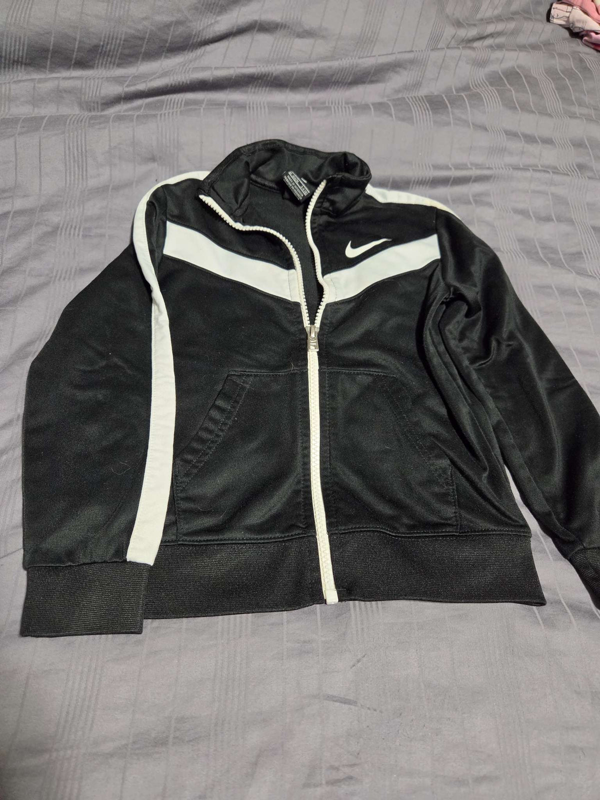4T Nike track suit , Kids 4/4T