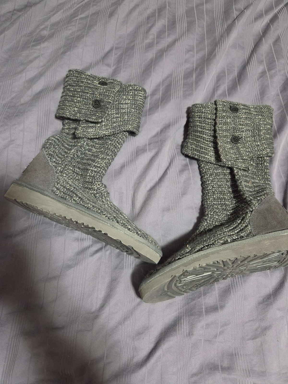 Size 6 UGG knitted boots girls , Shoes 6 (Big Kids:8–12yr)