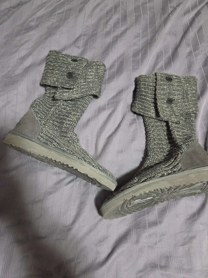 Size 6 UGG knitted boots girls , Shoes 6 (Big Kids:8–12yr)