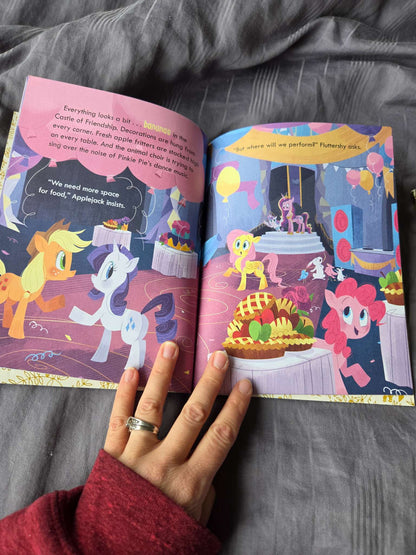 Little golden books (twilight sparkle and the 12 dancing princesses)