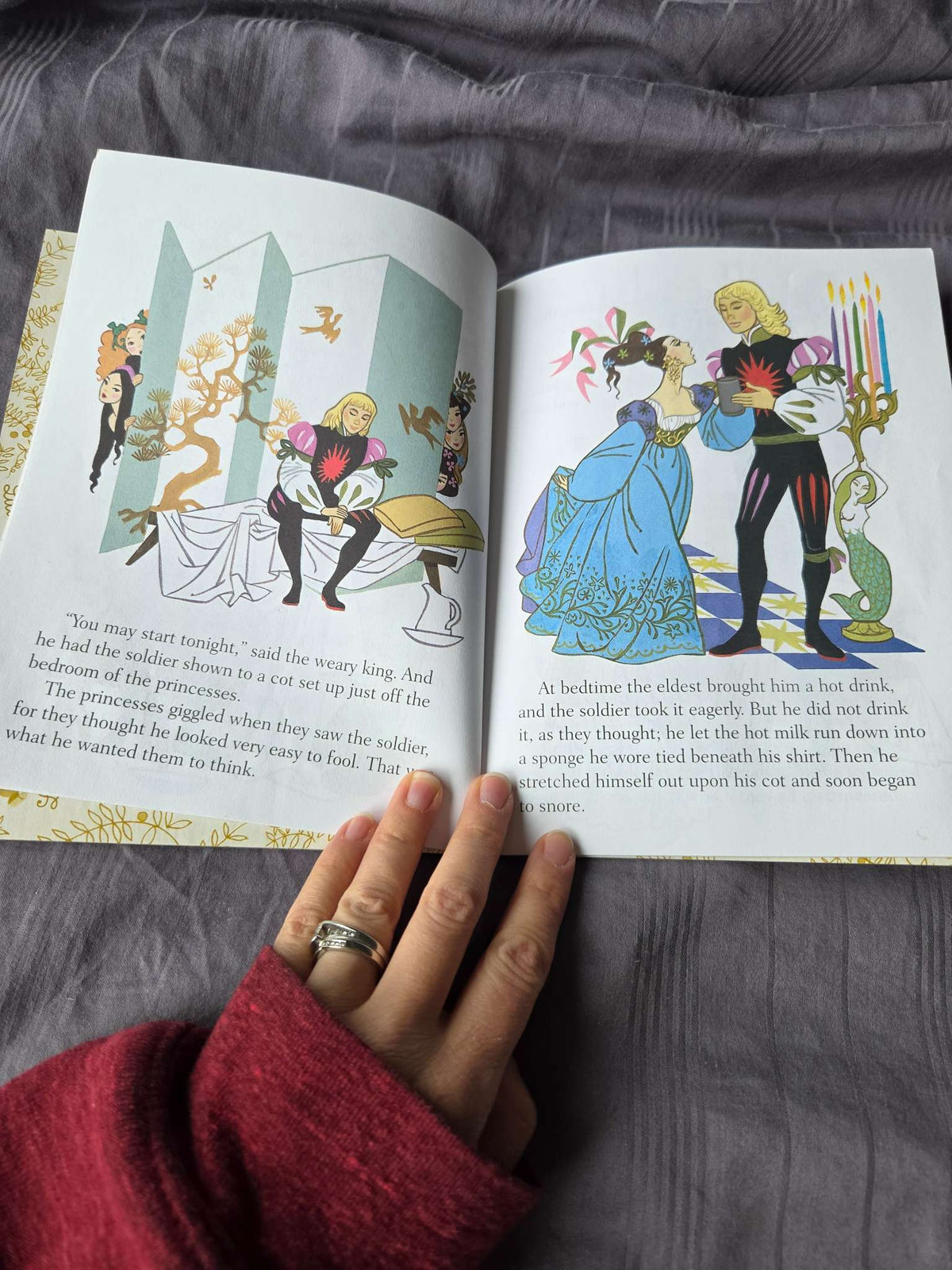 Little golden books (twilight sparkle and the 12 dancing princesses)