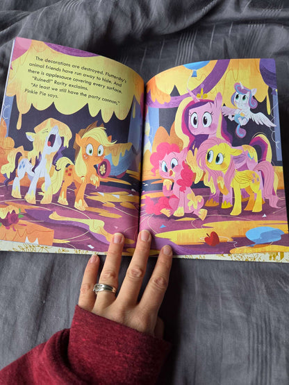 Little golden books (twilight sparkle and the 12 dancing princesses)