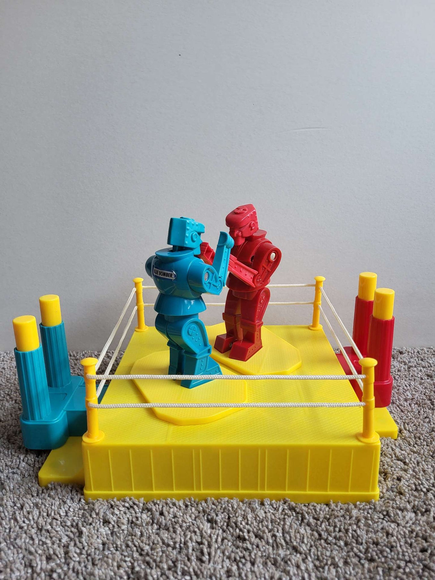 Rock 'Em Sock 'Em Robots Classic Boxing Match Game
