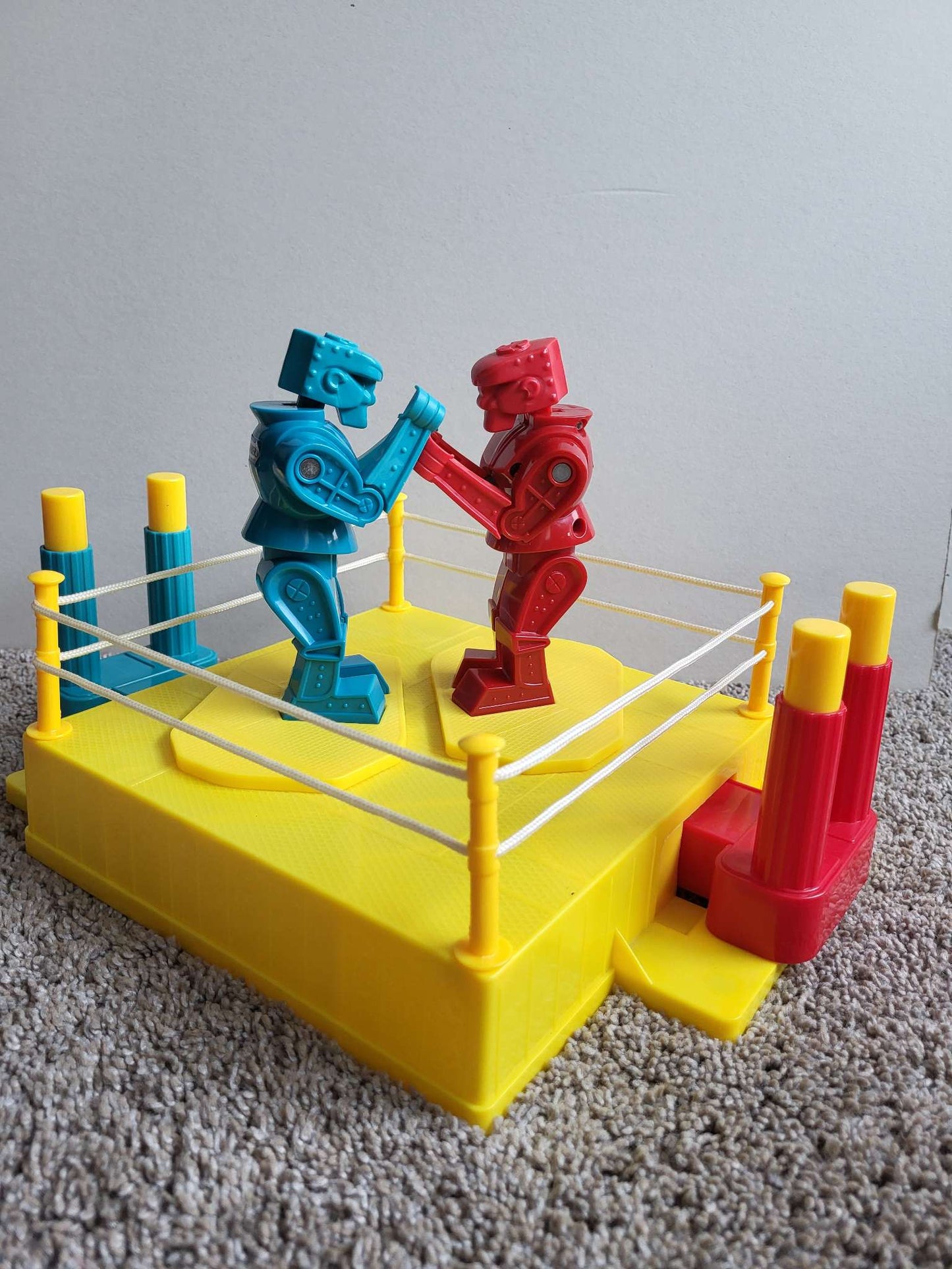 Rock 'Em Sock 'Em Robots Classic Boxing Match Game