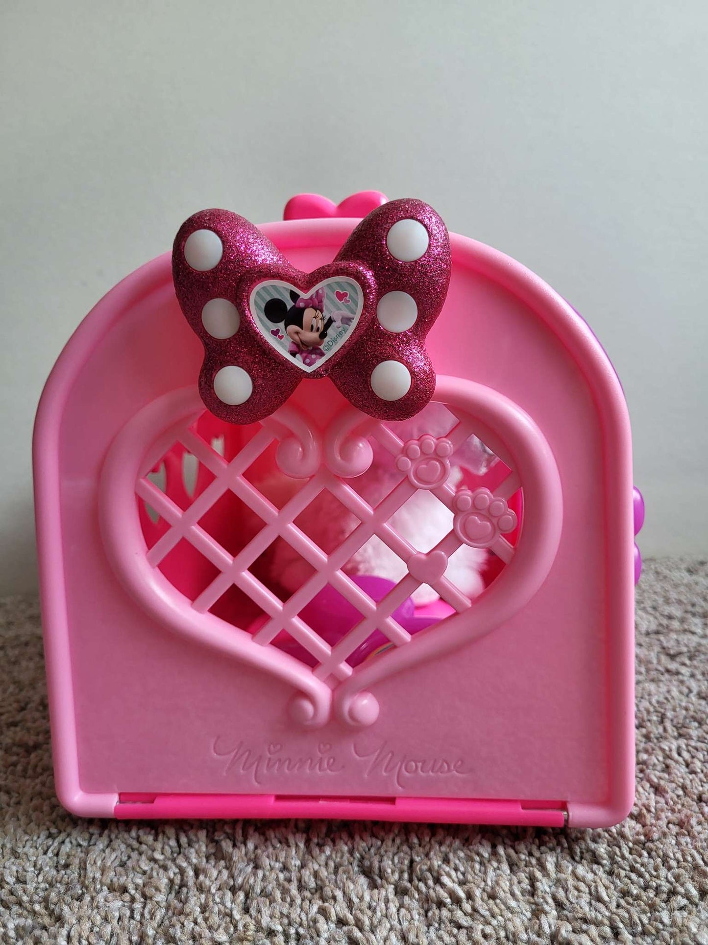 Minnie's Happy Helpers Pet Carrier