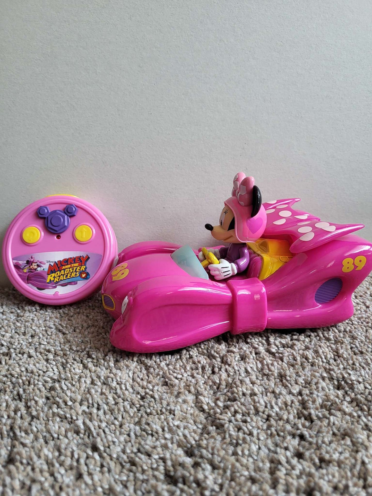 Mickey and the Roadster Racers - Minnie Remote Control Car