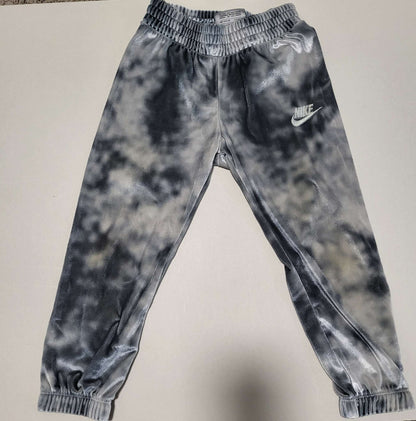 Nike Zip-up hoodie and pants, Kids 4/4T