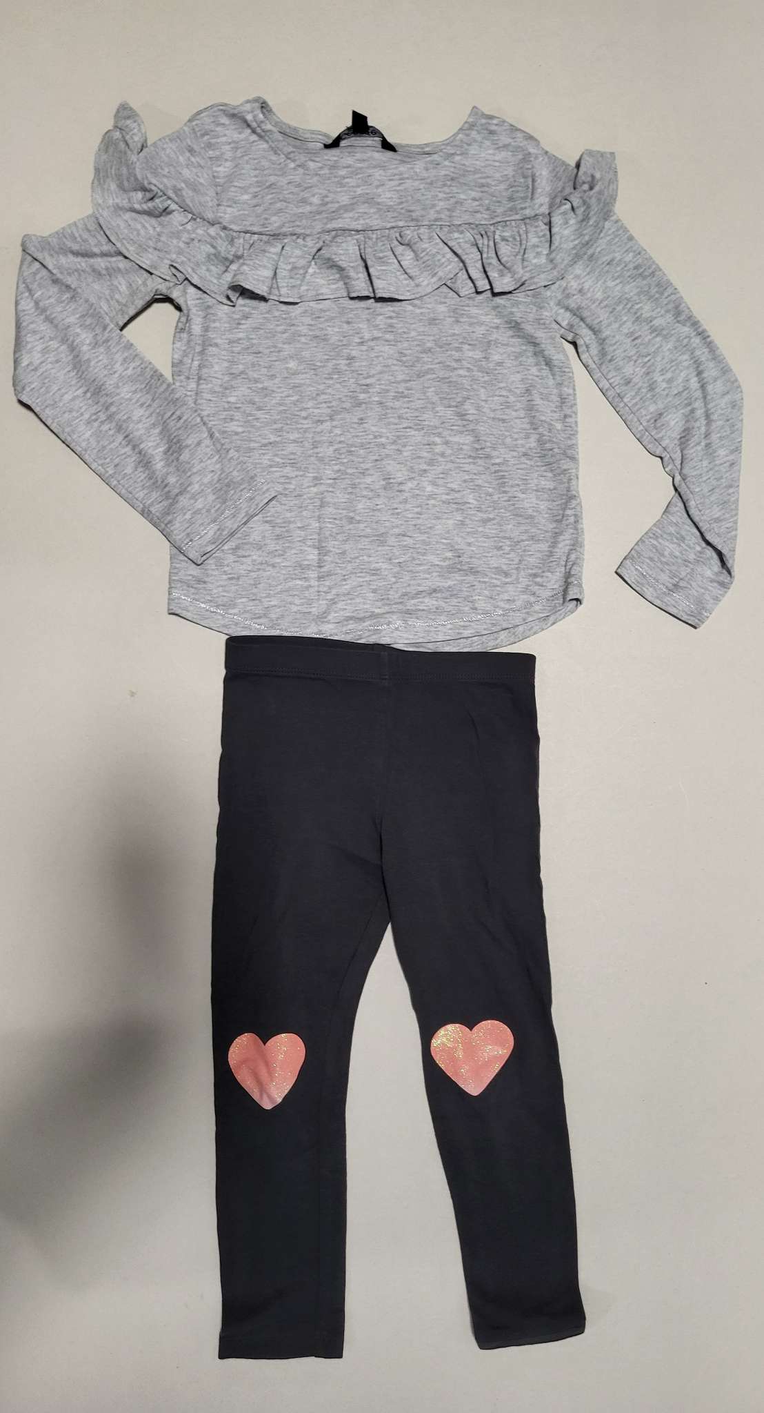 Frilly Grey Long sleeve with Black Pants Set, Kids 4/4T