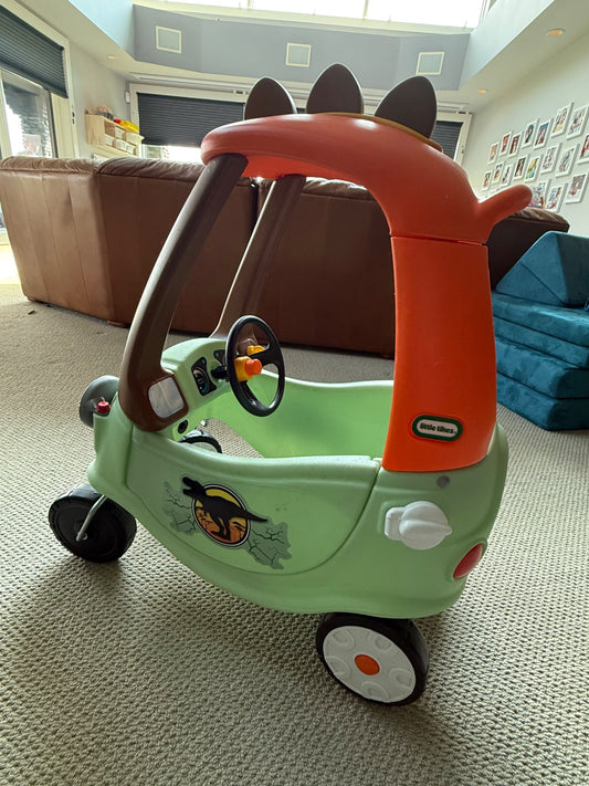 LITTLE TIKES COZY COUPE CAR