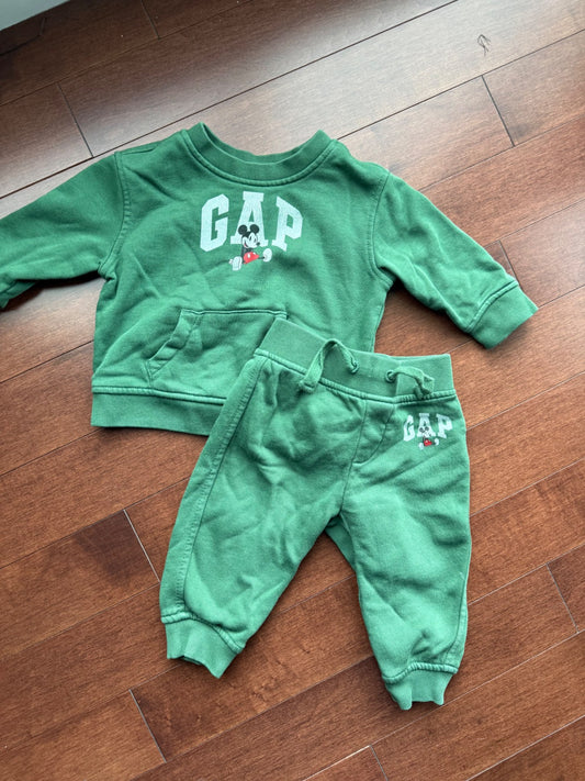 Disney/Gap Sweater Set: 6-12 Mos (Retail: $50), Kids 12 Month (9-12M)