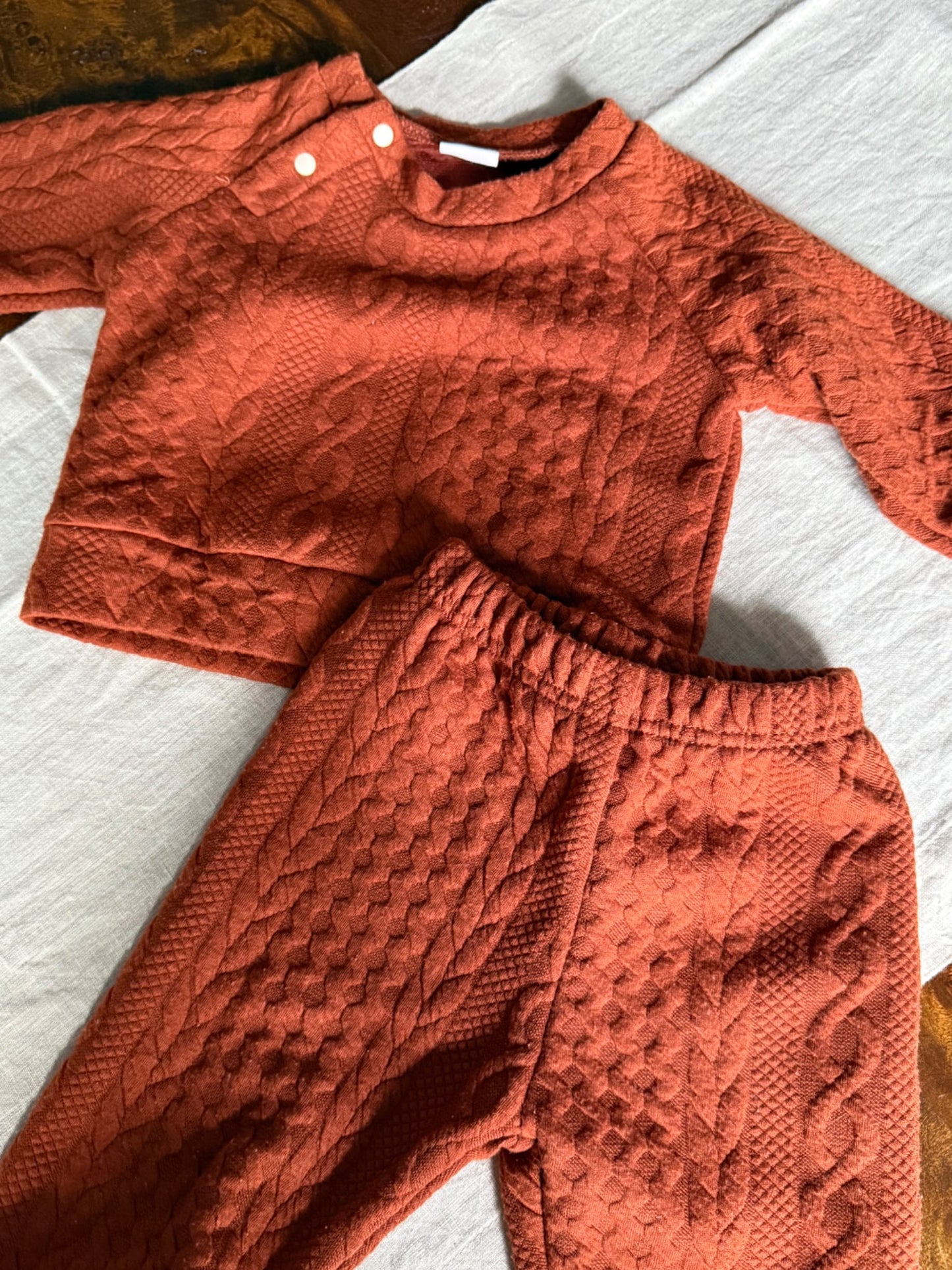 Matching sweater set (9-12 mos) / Perfect 🍁fall outfit, Kids 12 Month (9-12M)