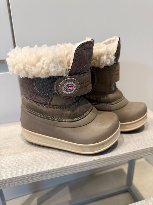 Water resistant/sherpa lined winter boots (Retail: $93)), Shoes 5.5 (Walkers:12-24 mth)