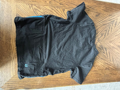Plain black t - insulin pockets , Kids 8