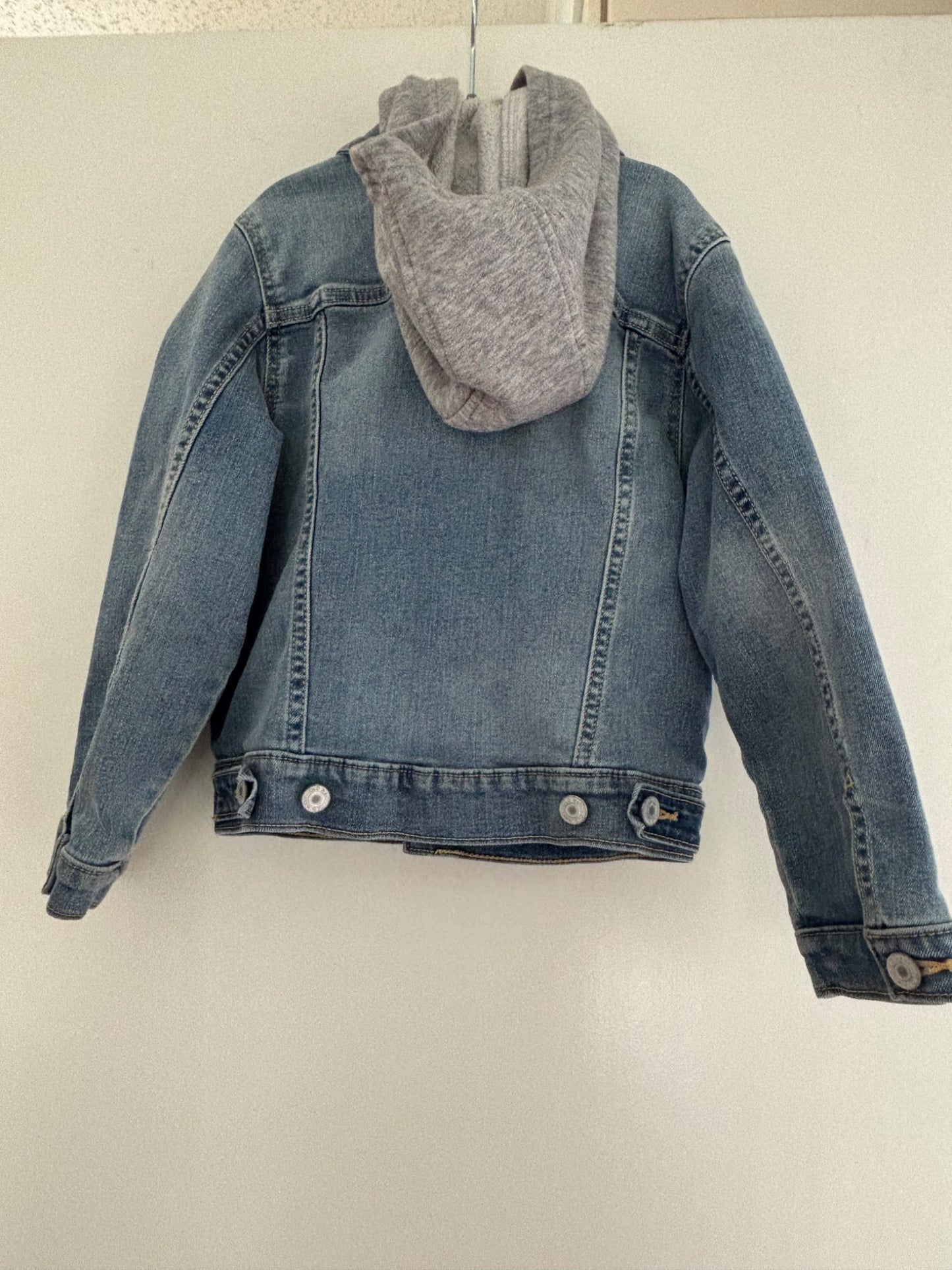 Old Navy Hooded Jean Jacket - size 6/7, Kids 7