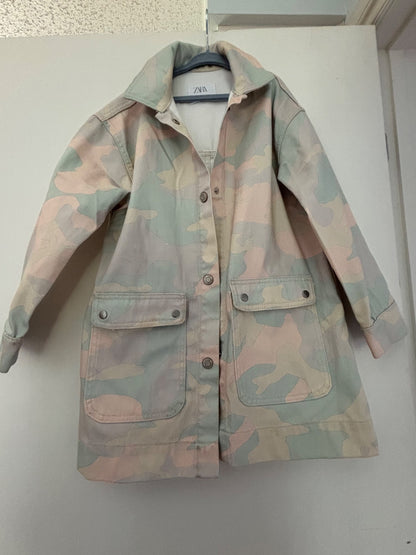 Oversized pastel camo jean jacket - size 8, Kids 8