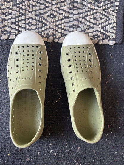 Native Brand - Olive shoes , Shoes 3 (Kids:4-8yr)