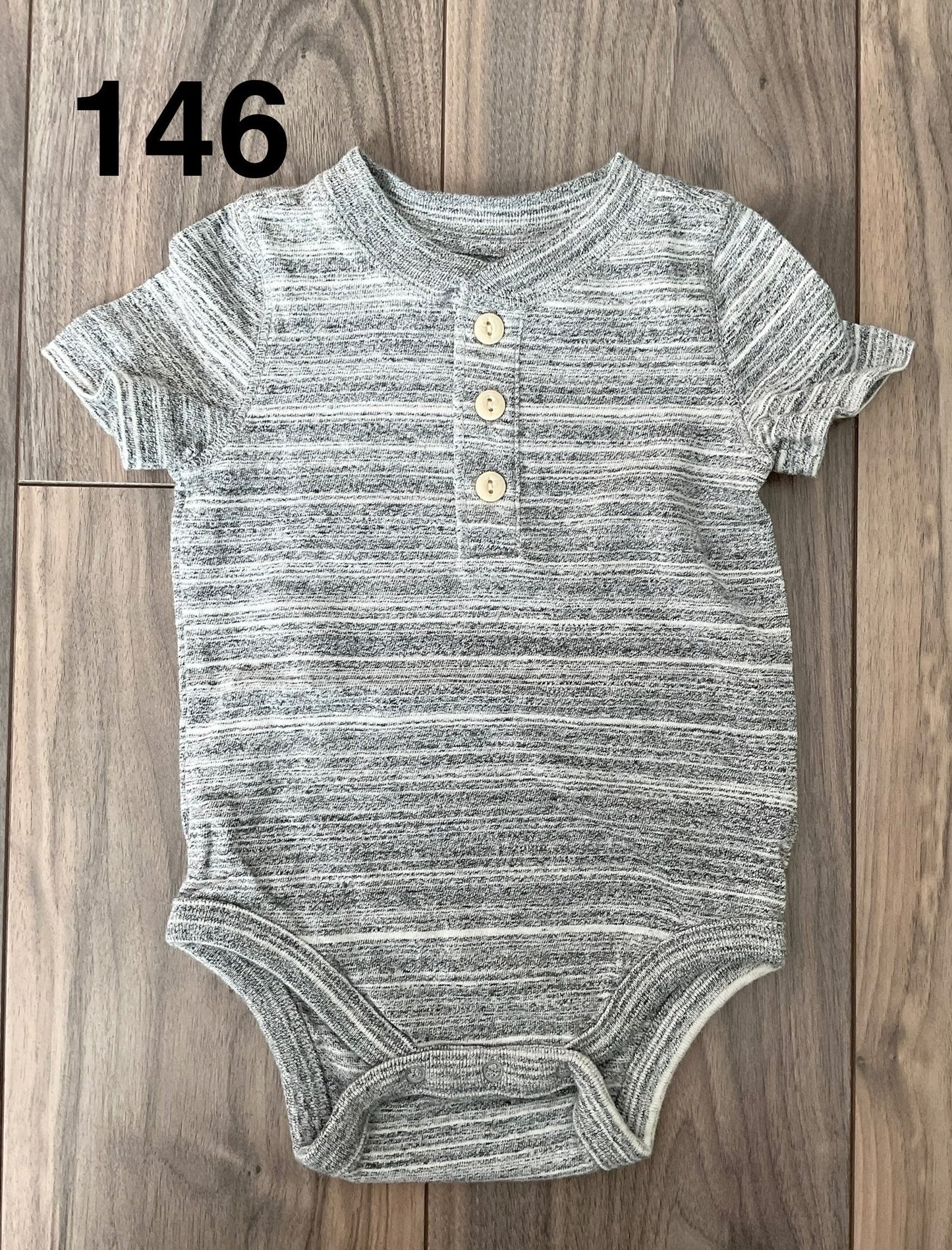 Grey Button up Onesie 3-6 Months, Kids 6 Month (3-6M)