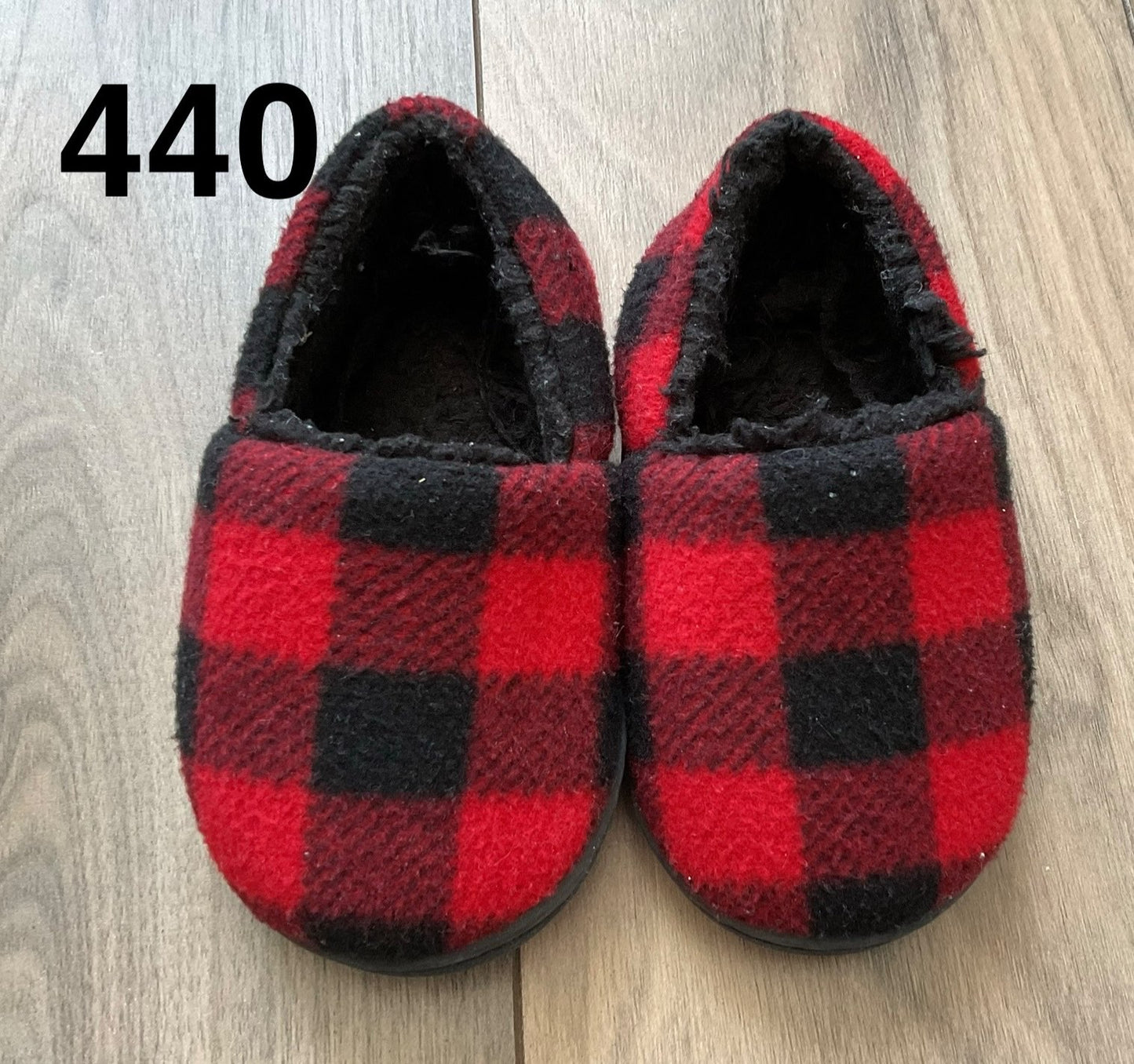 Red and Black Plaid Slippers size 5-6, Shoes 5 (Walkers:12-24 mth)