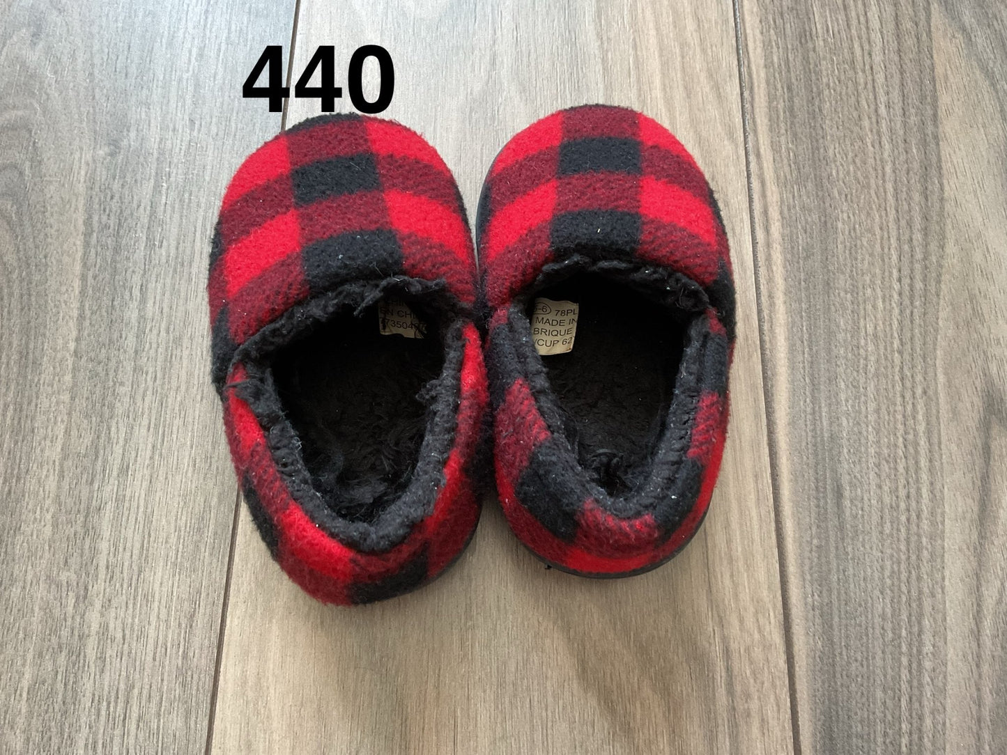 Red and Black Plaid Slippers size 5-6, Shoes 5 (Walkers:12-24 mth)
