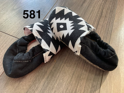 TBMS White and Black Moccasin 12-18 Months, Shoes 5.5 (Walkers:12-24 mth)