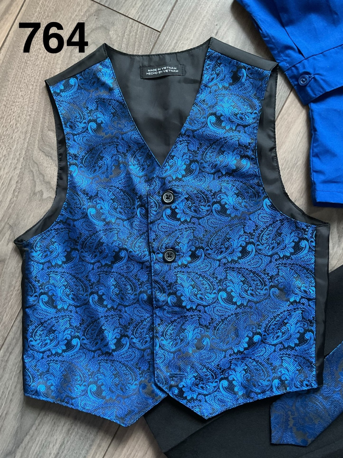 Boys 4 Piece Suit, Shirt, Pants, Vest and Tie, Size 4, Kids 4/4T