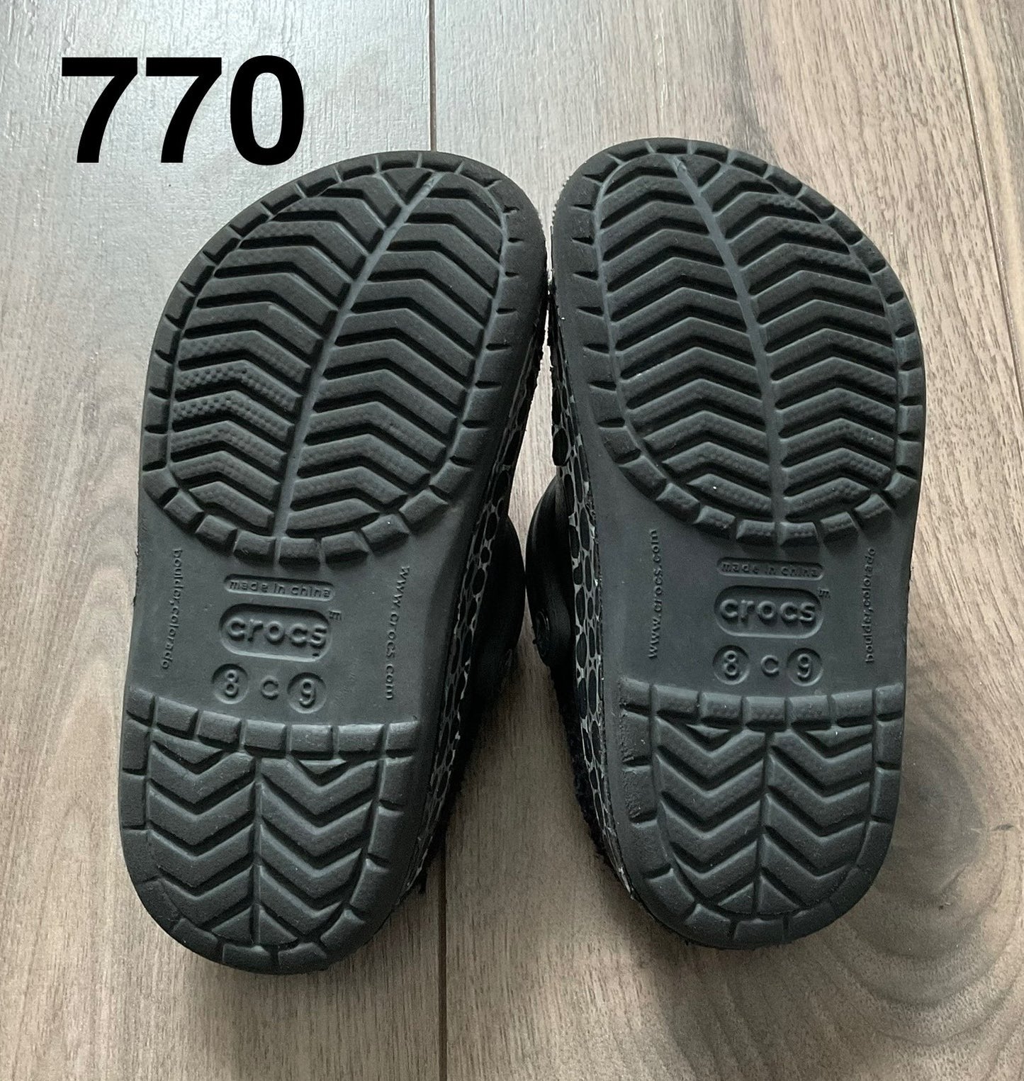Black Lines Crocs Size 8/9, Shoes 8 (Toddler:2-4yr)