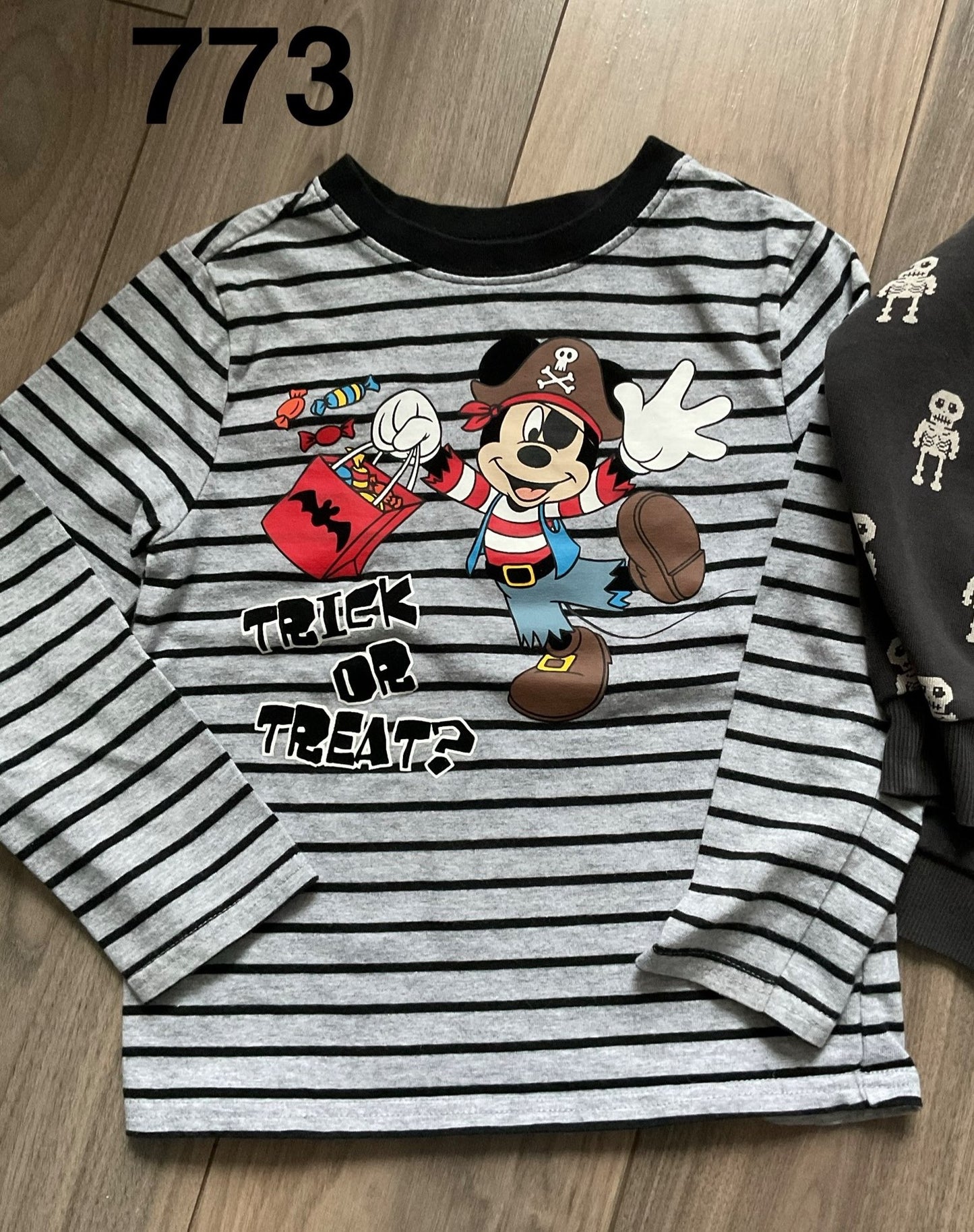 Boys Halloween Shirts and Sweatshirt, Black, Grey and Orange Size 5T, Kids 5/5T (extra small)