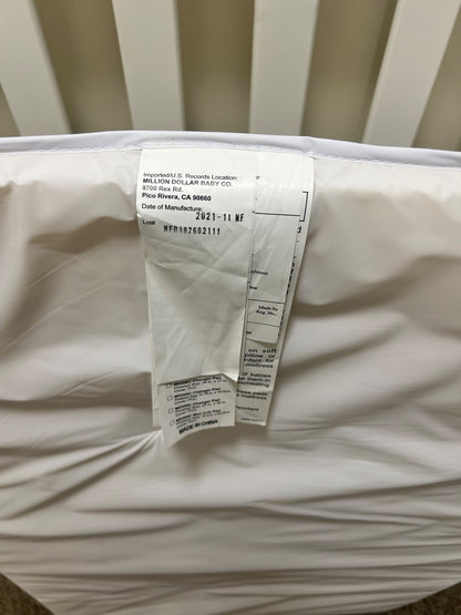 VGUC 2021 DaVinci Dylan 3-in-1 Folding Mini Crib (Converts to TWIN) with Mattress & Sheets; Retails: $300.00+