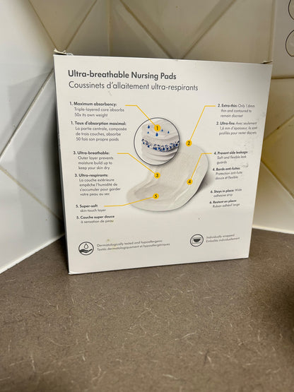 Medela "Ultra-Breathable Nursing Pads" (90 Count)