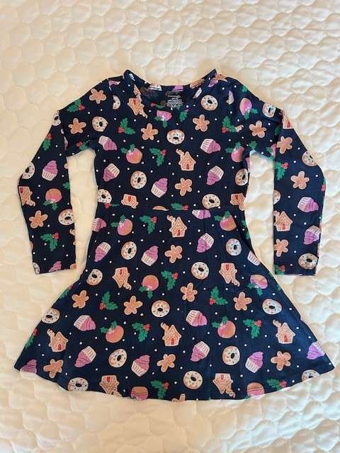 EUC Winter/Holiday Dress (Size 6 - Small), Kids 6/6X (extra small)
