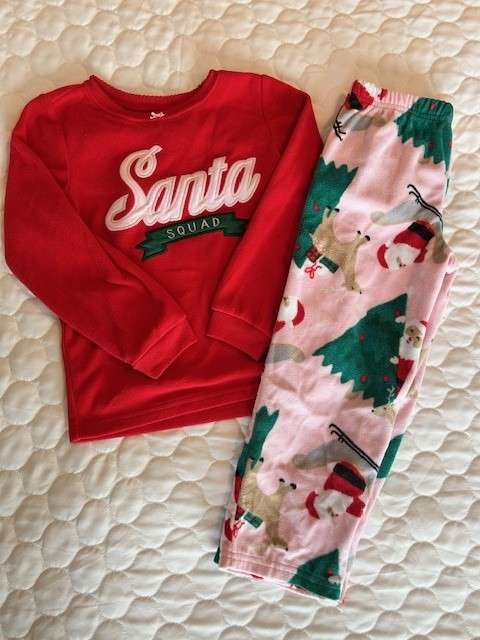 EUC "Santa Squad" 2-Piece Fleece Jammies Set (Size 5), Kids 5/5T (extra small)