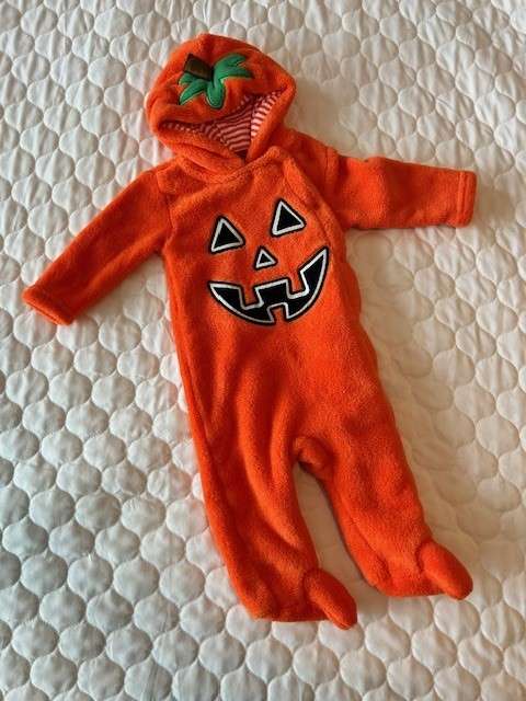 BNWOT Fleece Infant (3-6 Months) Pumpkin Suit, Kids 6 Month (3-6M)