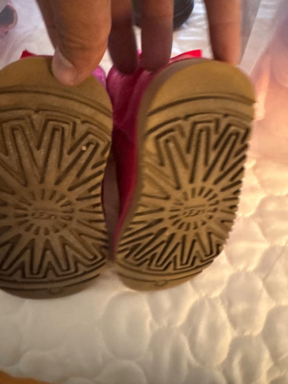 VGUC UGG Pink Ribbon (Toddler Size 8 - FITS 7-7.5) Booties; Retails: $140.00, Shoes 8 (Toddler:2-4yr)