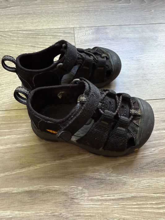 Keen Sandals size 6; MSRP $50+, Shoes 6 (Walkers:12-24 mth)