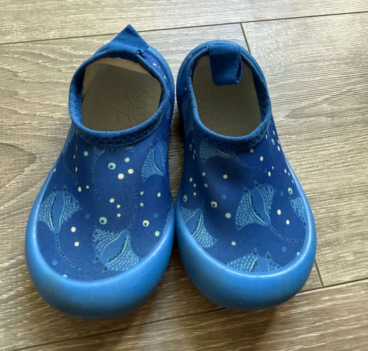 Jan and Jul water shoes - size 7 *fit small*, Shoes 7 (Walkers:12-24 mth)