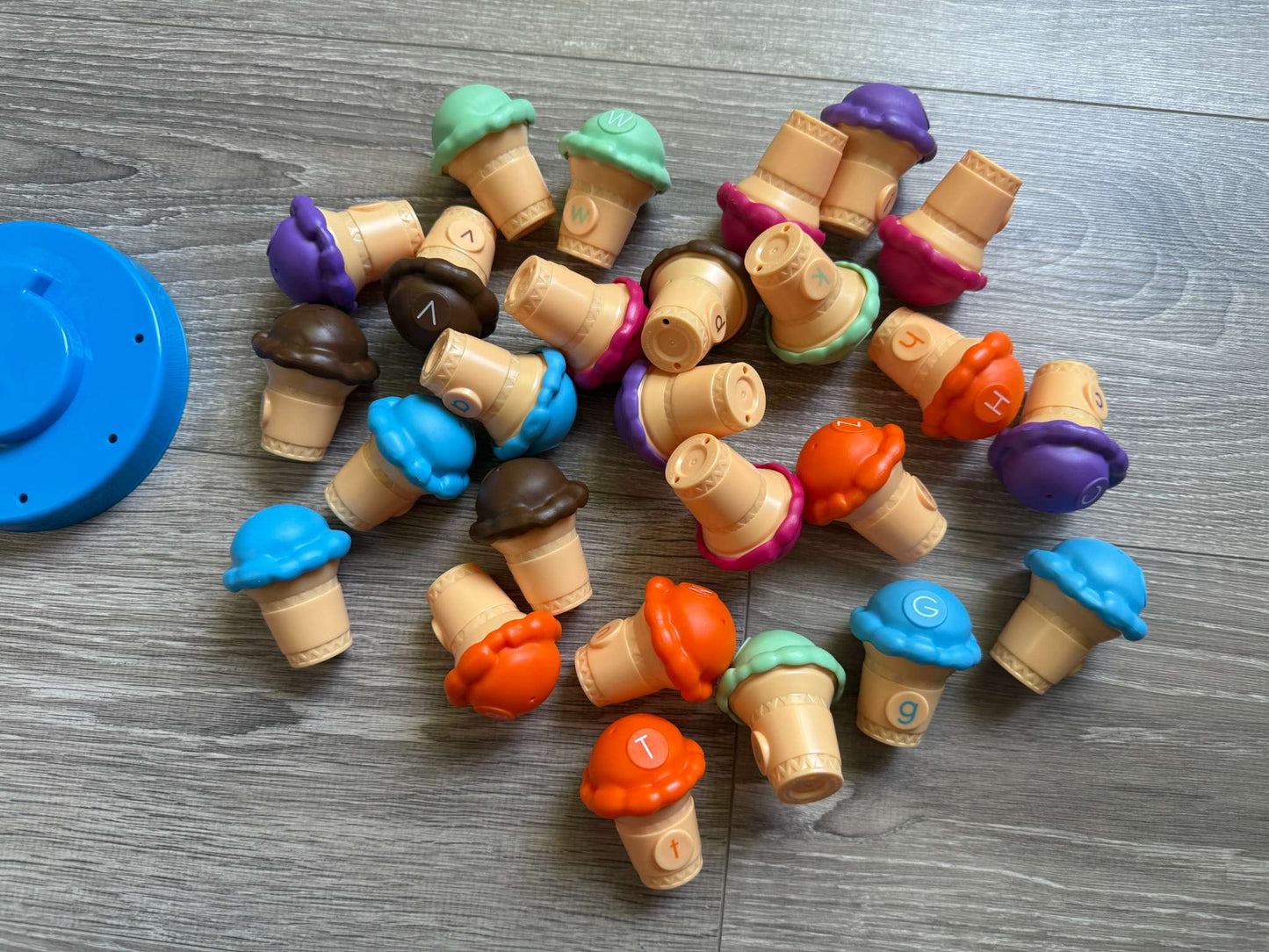 Learning Resources Mini Letter Scoops - alphabet matching set