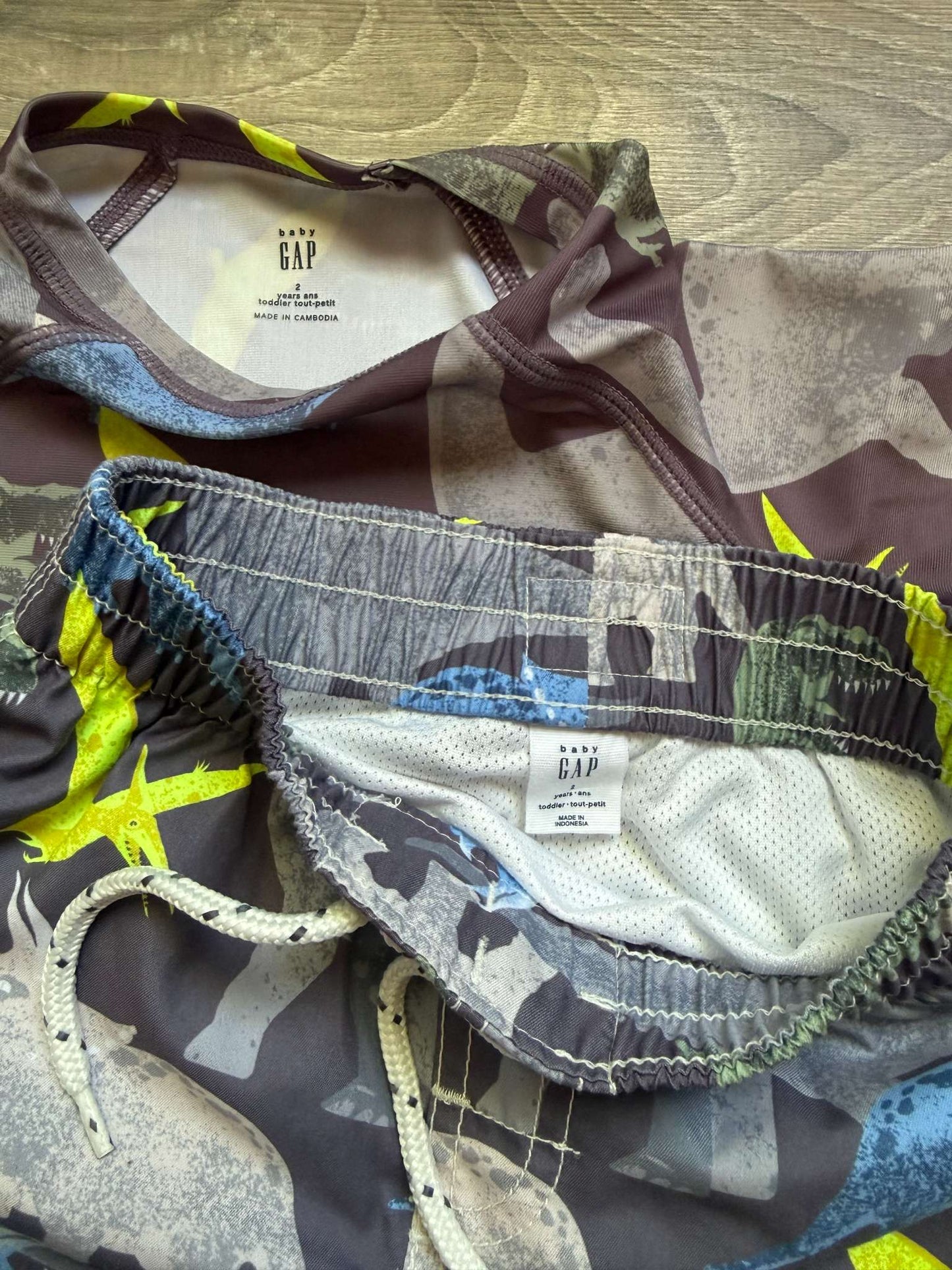 Baby Gap Swim Suit + Rash Guard 2T, Kids 2T